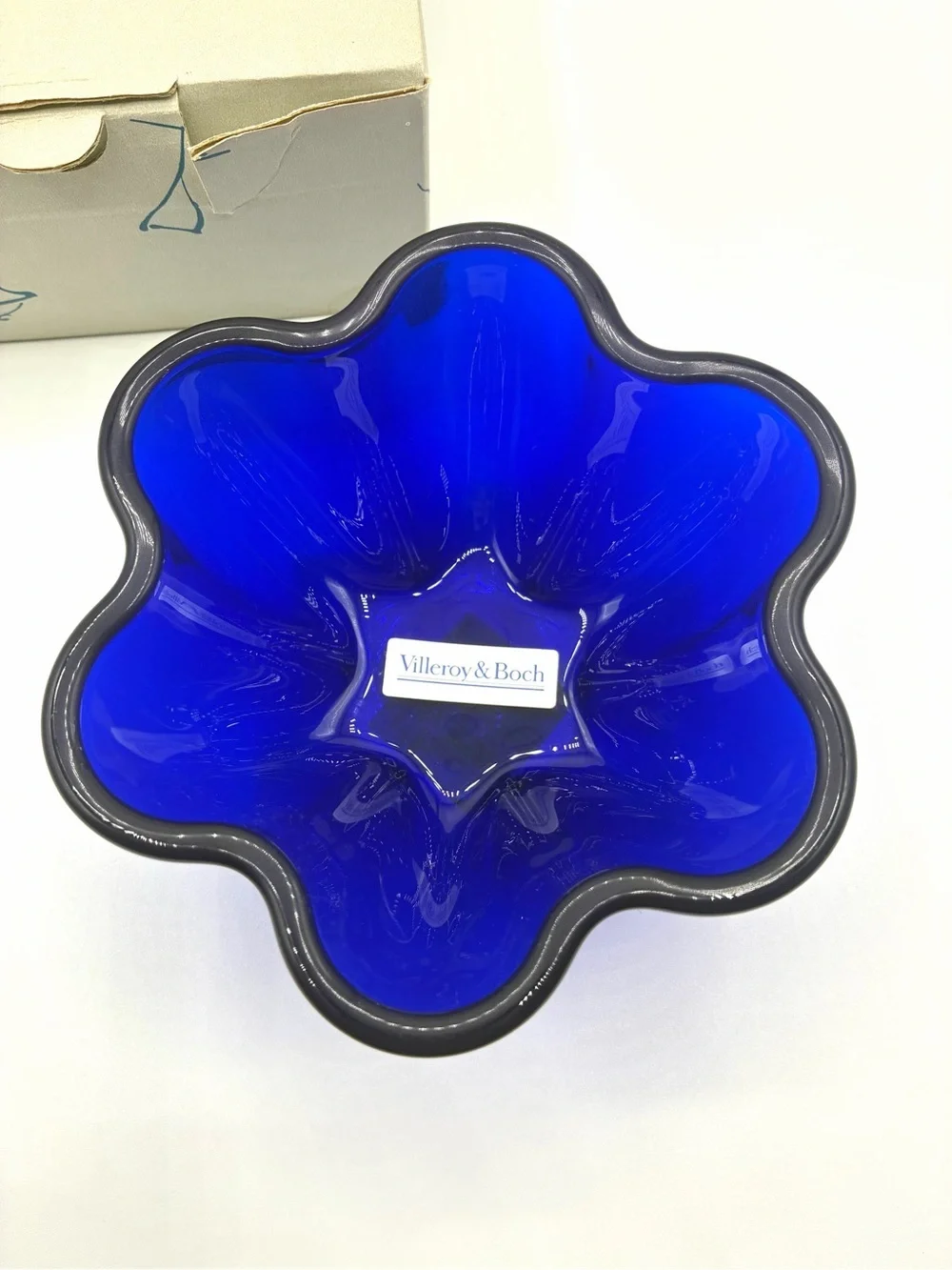 Villeroy & Boch Neptun Blau Cobalt Blue Scalloped Glass Bowl w Box